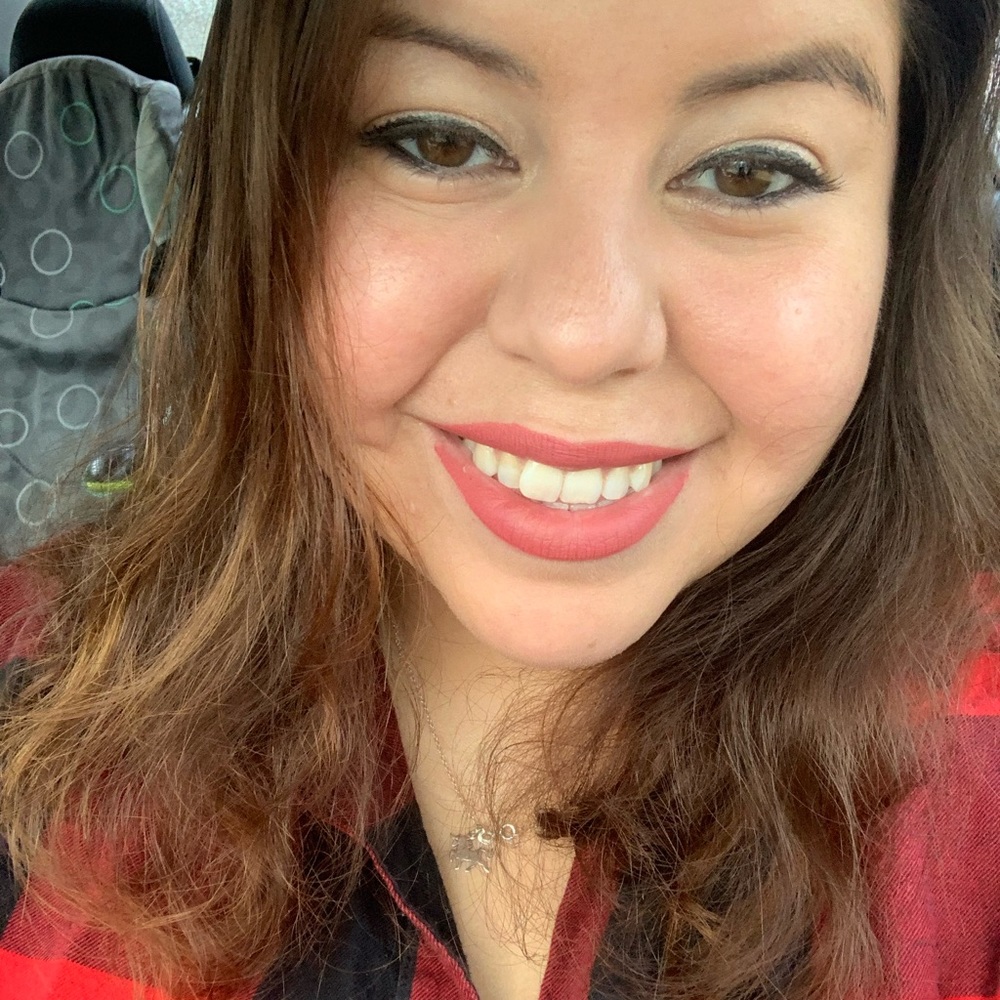 Meet your Posher, Lorrie